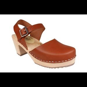 Lotta from Stockholm Highwood Tan Clogs | Size 40